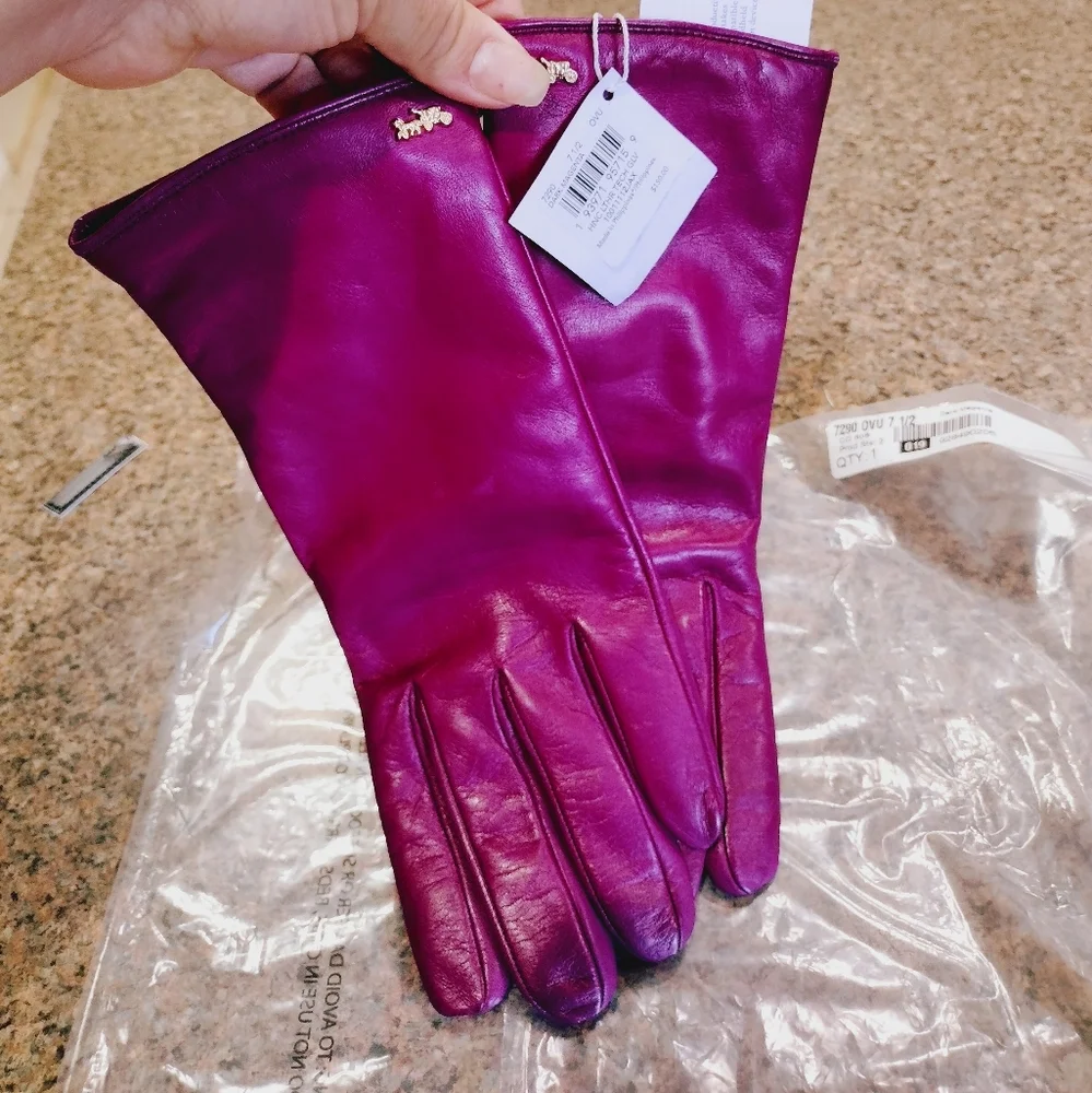 NWT Coach Dark magenta Leather Gloves for Formal Occasions size 6 1/2